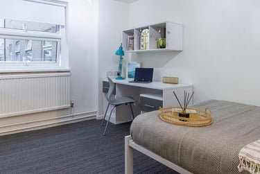 1 bed studio, Bassett Green Road, Swaythling, Southampton, SO163QB - Image 6